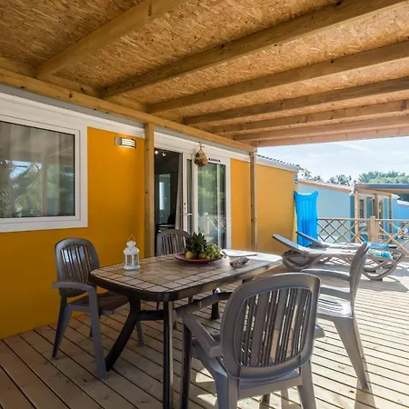 Camping Adria Mobile Homes Lanterna Park za odmor Porec