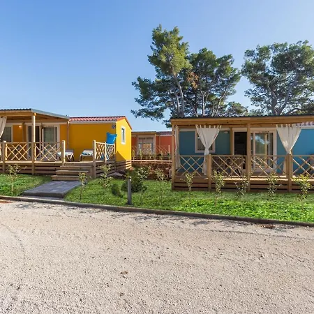 Holiday park Camping Adria Mobile Homes Lanterna 4*