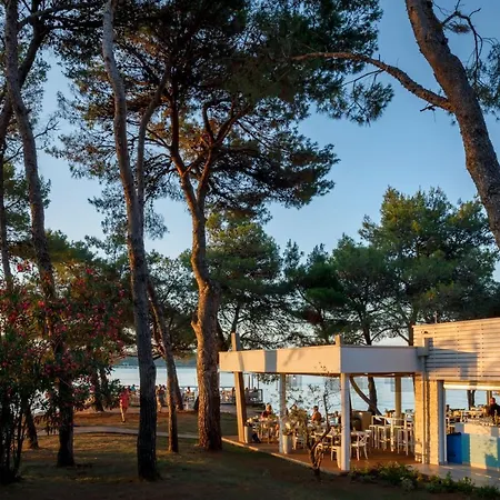 منتزه العطل Camping Adria Mobile Homes Lanterna بوريتش