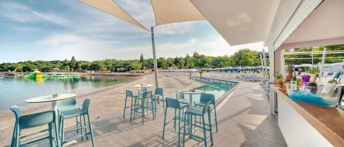 Camping Adria Mobile Homes Lanterna 4* 포레치